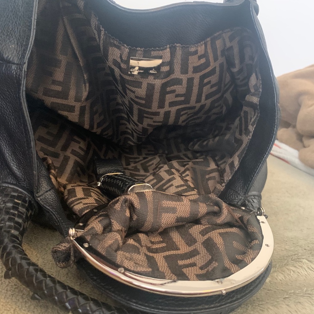 AUTHENTIC FENDI WOMENS PURSE - Picture 2 of 2